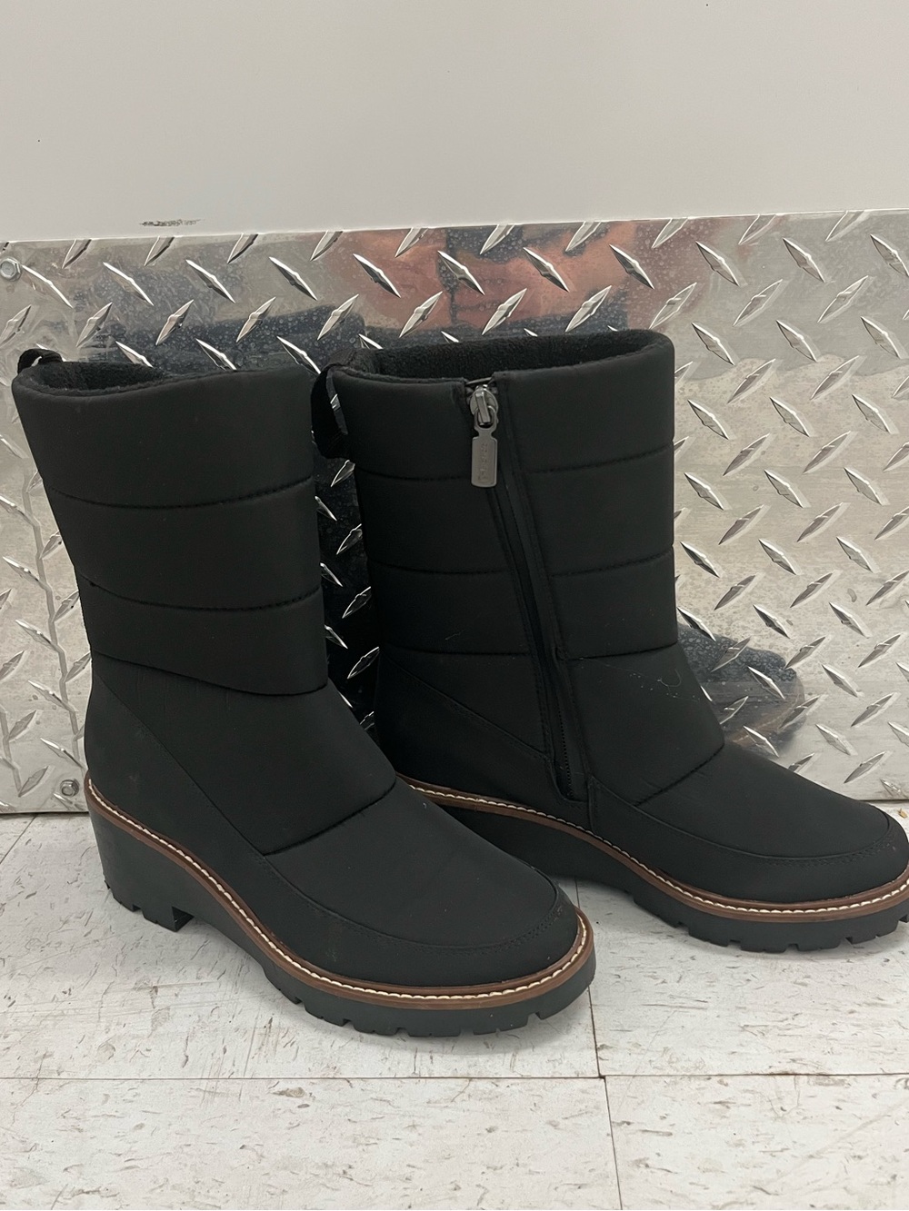 Blondo Waterproof Women's Black Winter above Ankle Boots Chunky sole 7.5